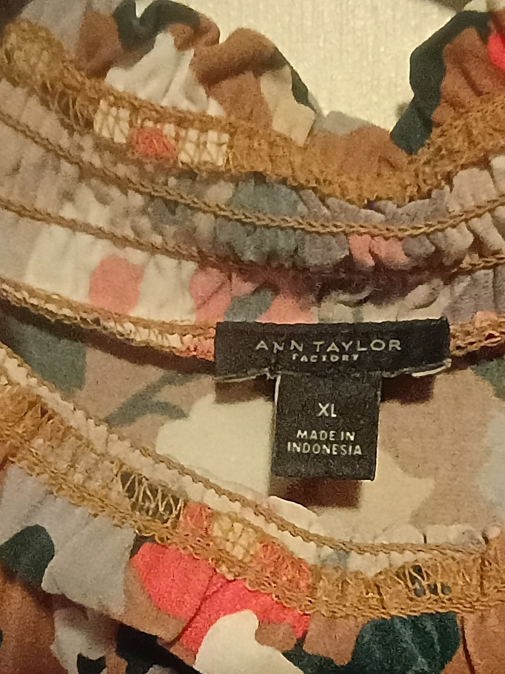 Ann Taylor Factory Floral Ruffle Neck Long Sleeve Blouse Brown Multi XL - Picture 3 of 3